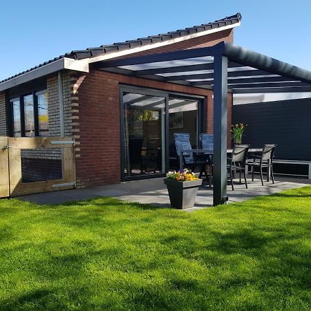 Luxe Vakantiebungalow Met Omheinde Tuin Voor Hond En Kinderen Dirkshorn Exterior foto