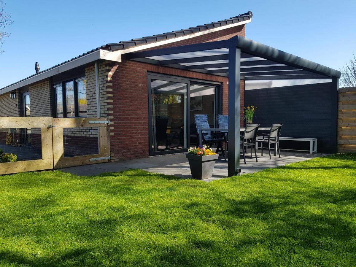 Luxe Vakantiebungalow Met Omheinde Tuin Voor Hond En Kinderen Dirkshorn Exterior foto